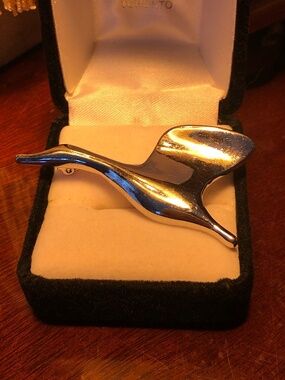 Vintage Canada goose brooch